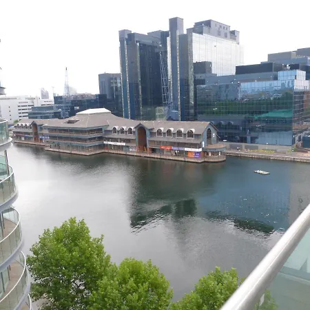 1 Bed Suite, Waterside, Canary Wharf